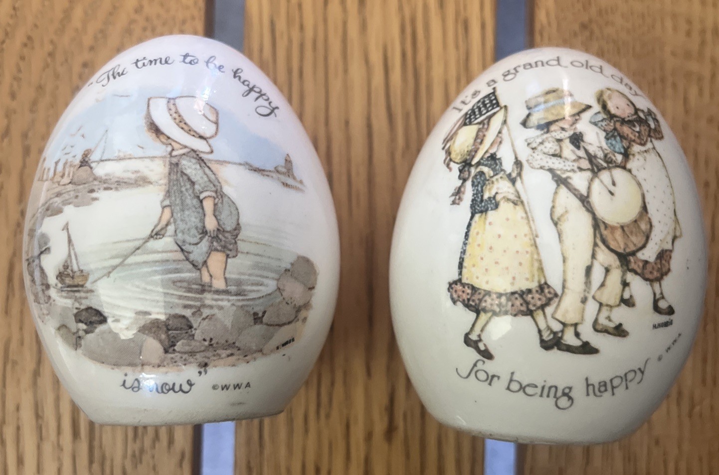Vintage Holly Hobbie 2-Piece Porcelain Egg Set 2.25″ Made In Japan – 1981 VGC