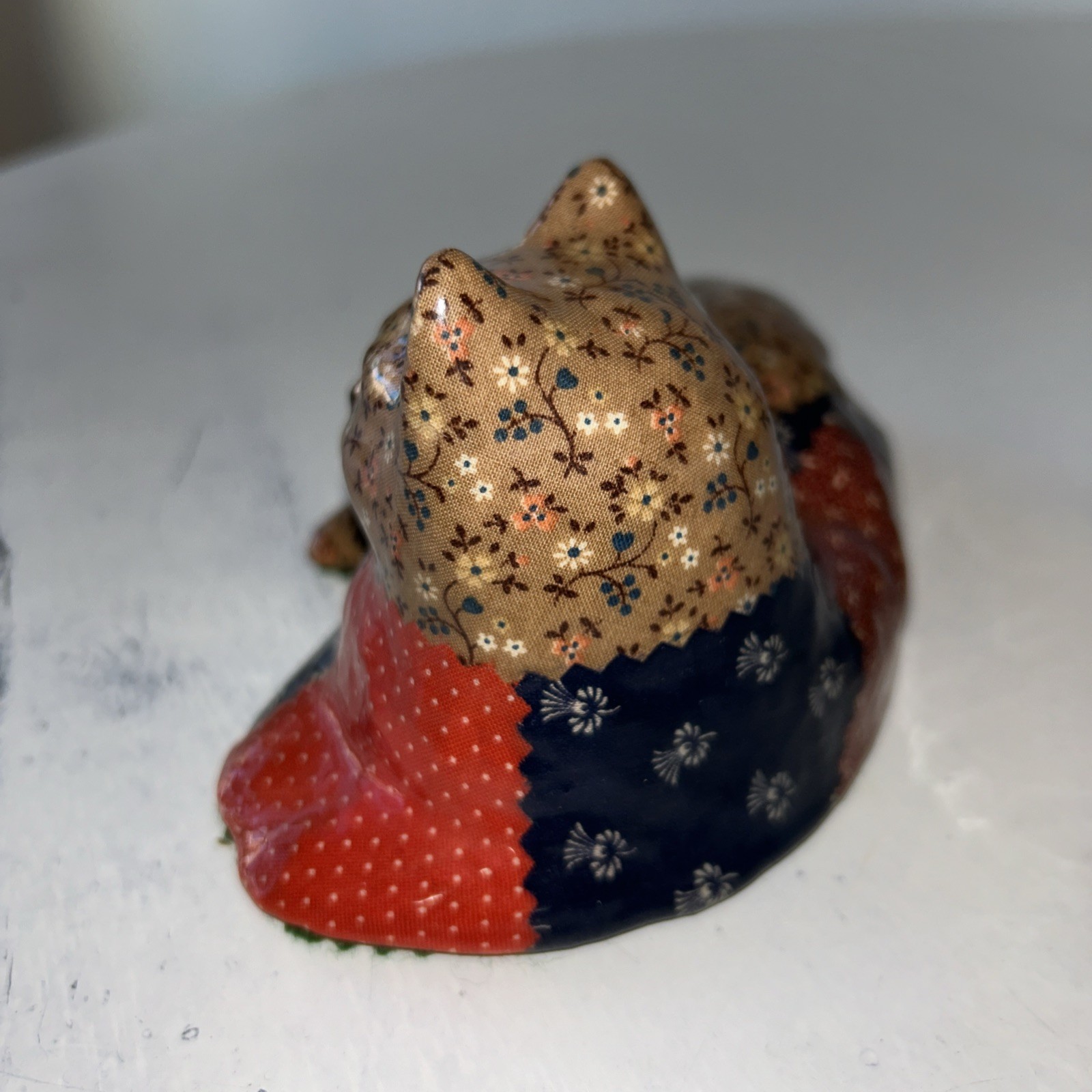 VTG Cat Ceramic Figurine FolkArt Patchwork Floral Signed AC Kitten Laying 6.75”L
