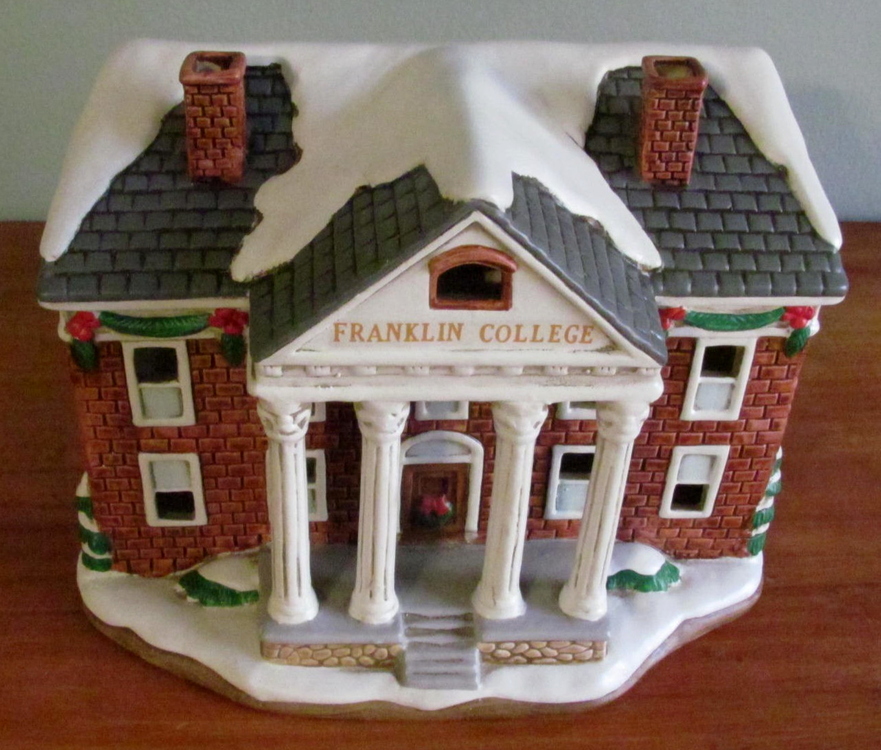 RETIRED RARE VINTAGE 1995 LEFTON COLONIAL VILLAGE COLLECTION “FRANKLIN COLLEGE”.