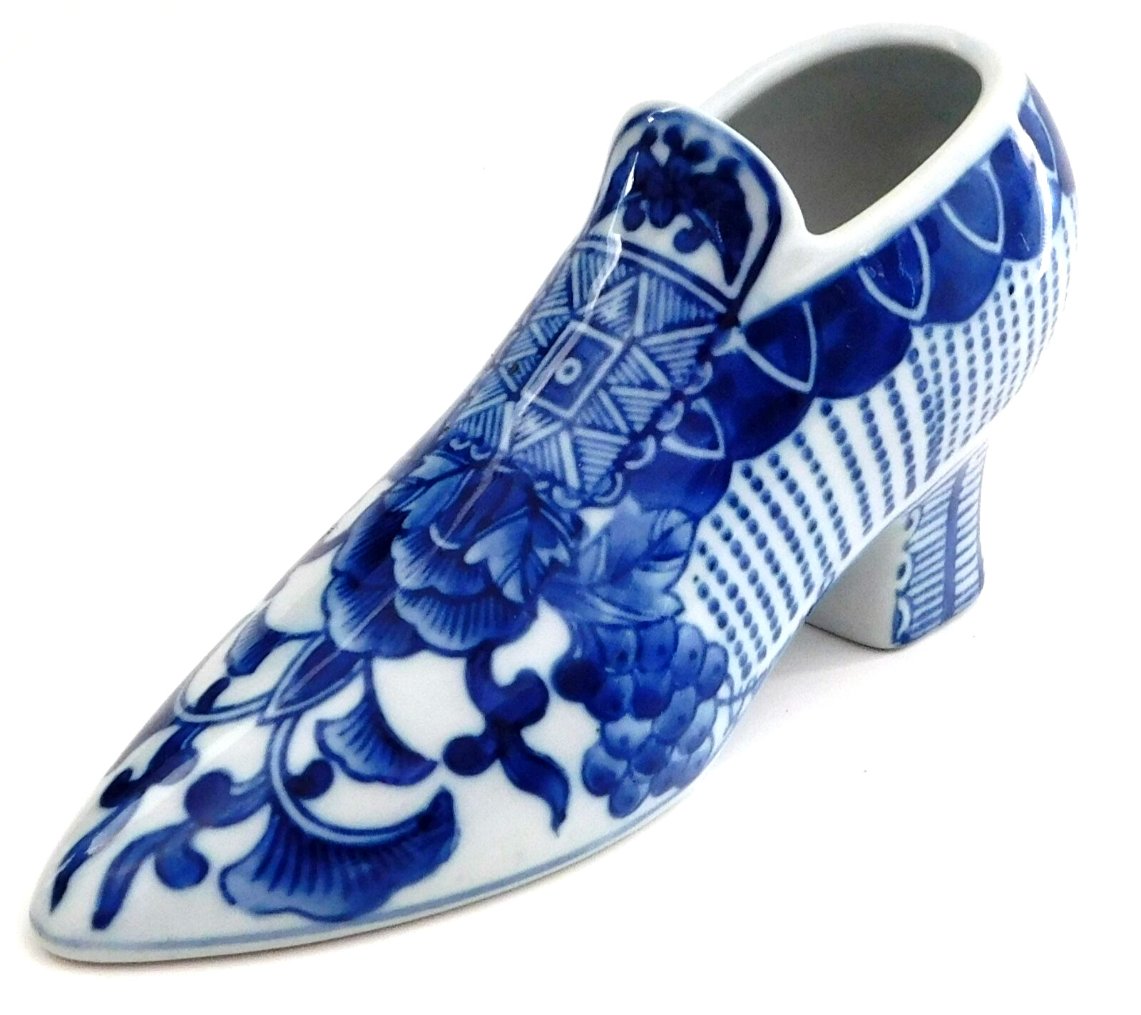 Porcelain Shoe Figurine Blue and White Floral Design Decorative 7.5″ Planter Vin