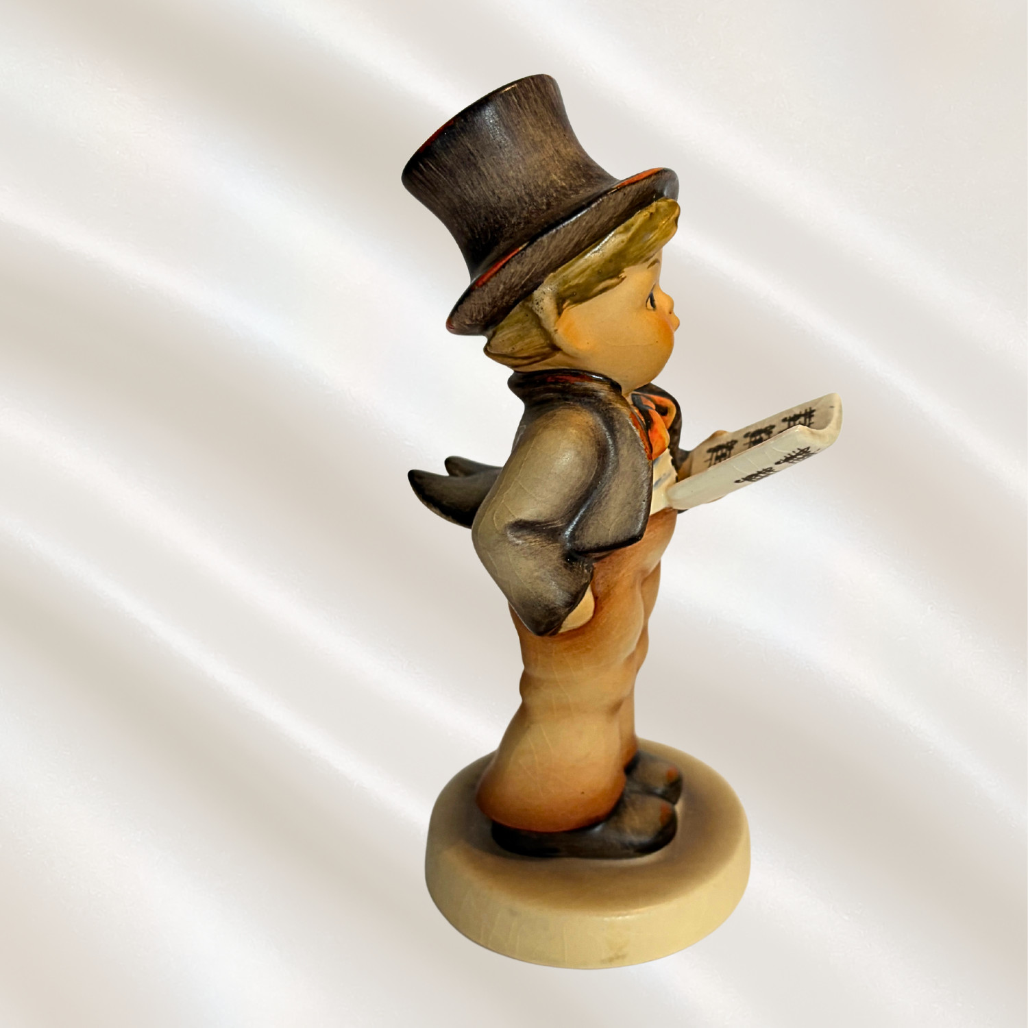 Goebel Hummel “Street Singer” #131 Vintage German Porcelain Figurine