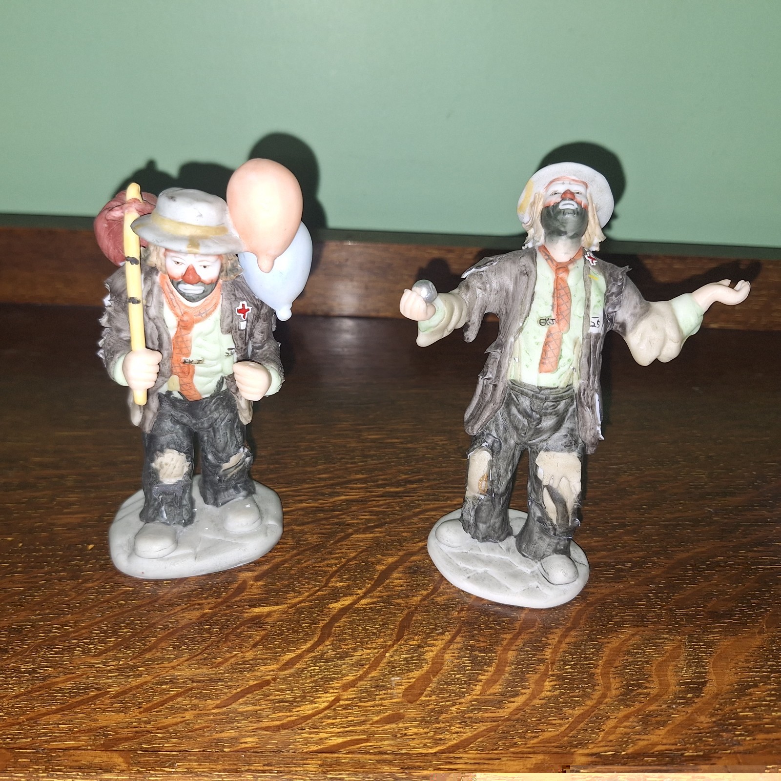 1983 Balloons for Sale & Juggler EMMETT KELLY FLAMBRO Figurine Lot Clowns