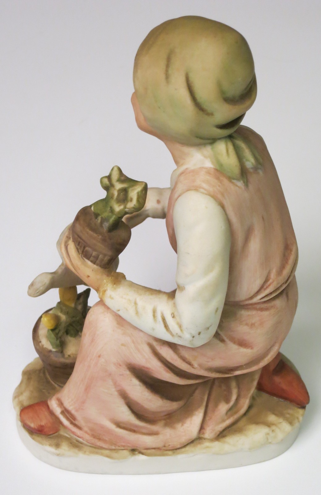 OLD WOMAN Watering Can Porcelain Figurine HOMCO Made In Japan 6.50” Tall VINTAGE