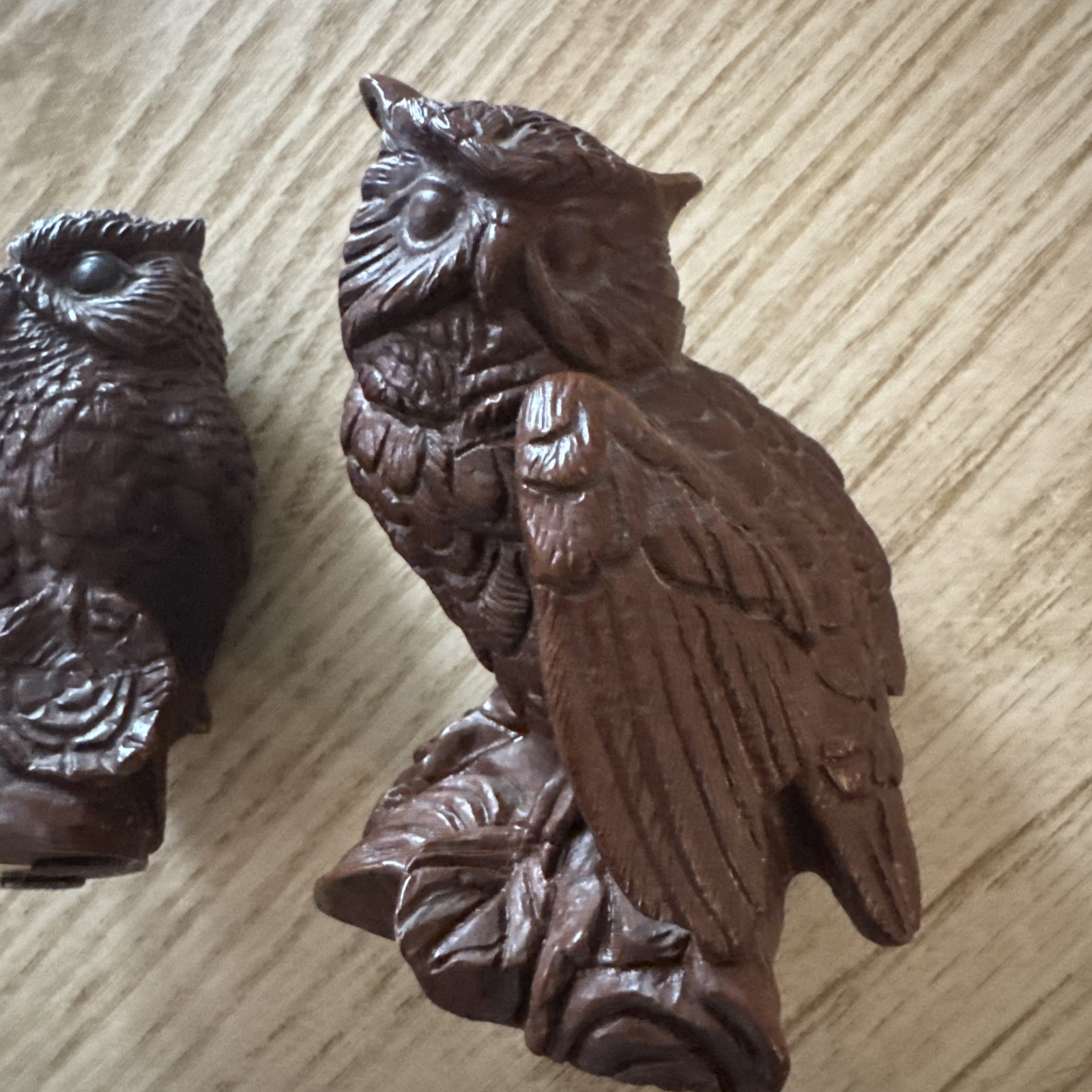 2 Vintage Red Mill Mfg Carved Owl Figurines~Pecan Shell Resin Handcrafted 89’94’
