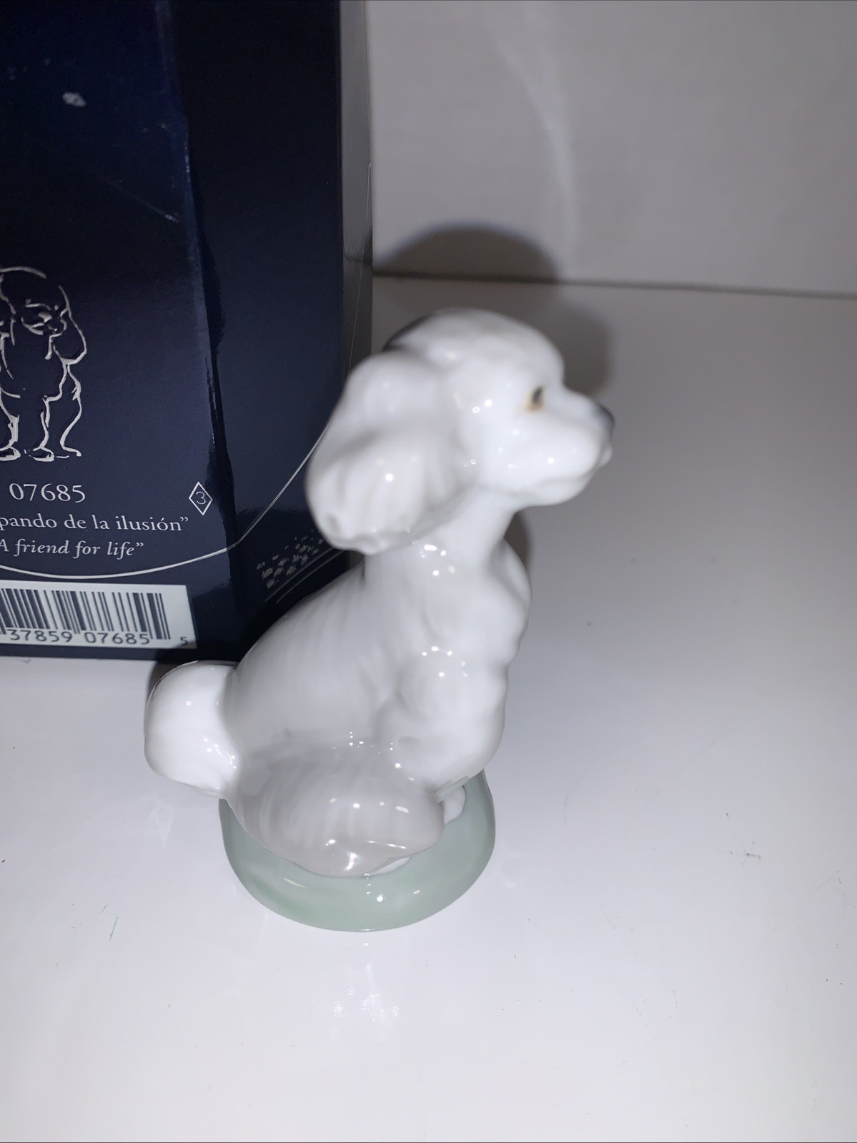 Lladro Dog Glossy Figurine #7685 “A Friend For Life” Collectors Society Piece