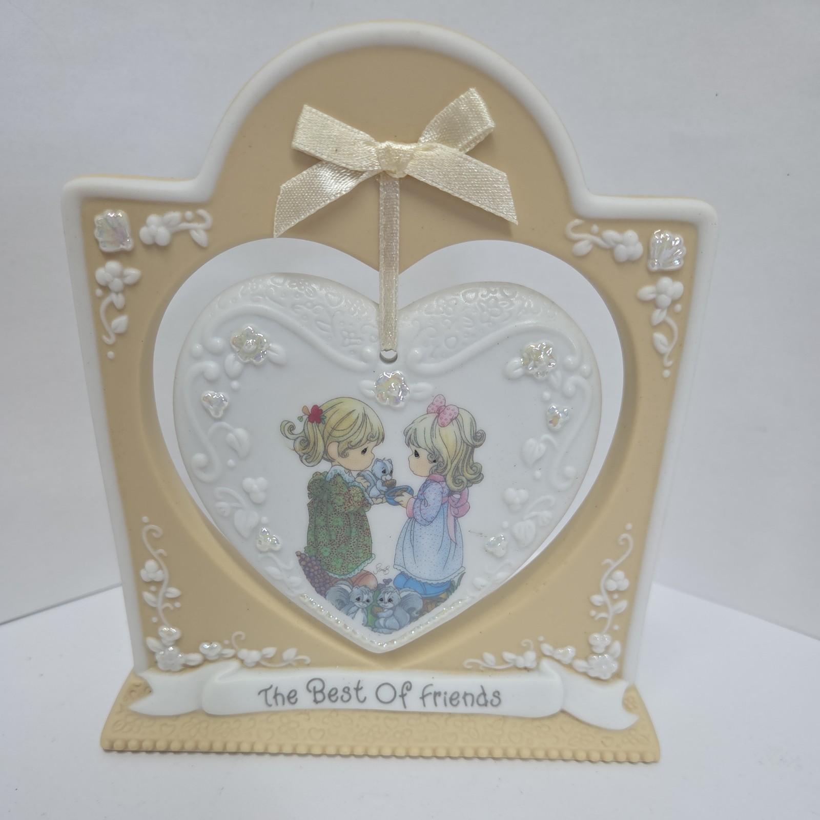 Precious Moment Hanging Frame 1997 “Best of Friends” Decorative Collectible