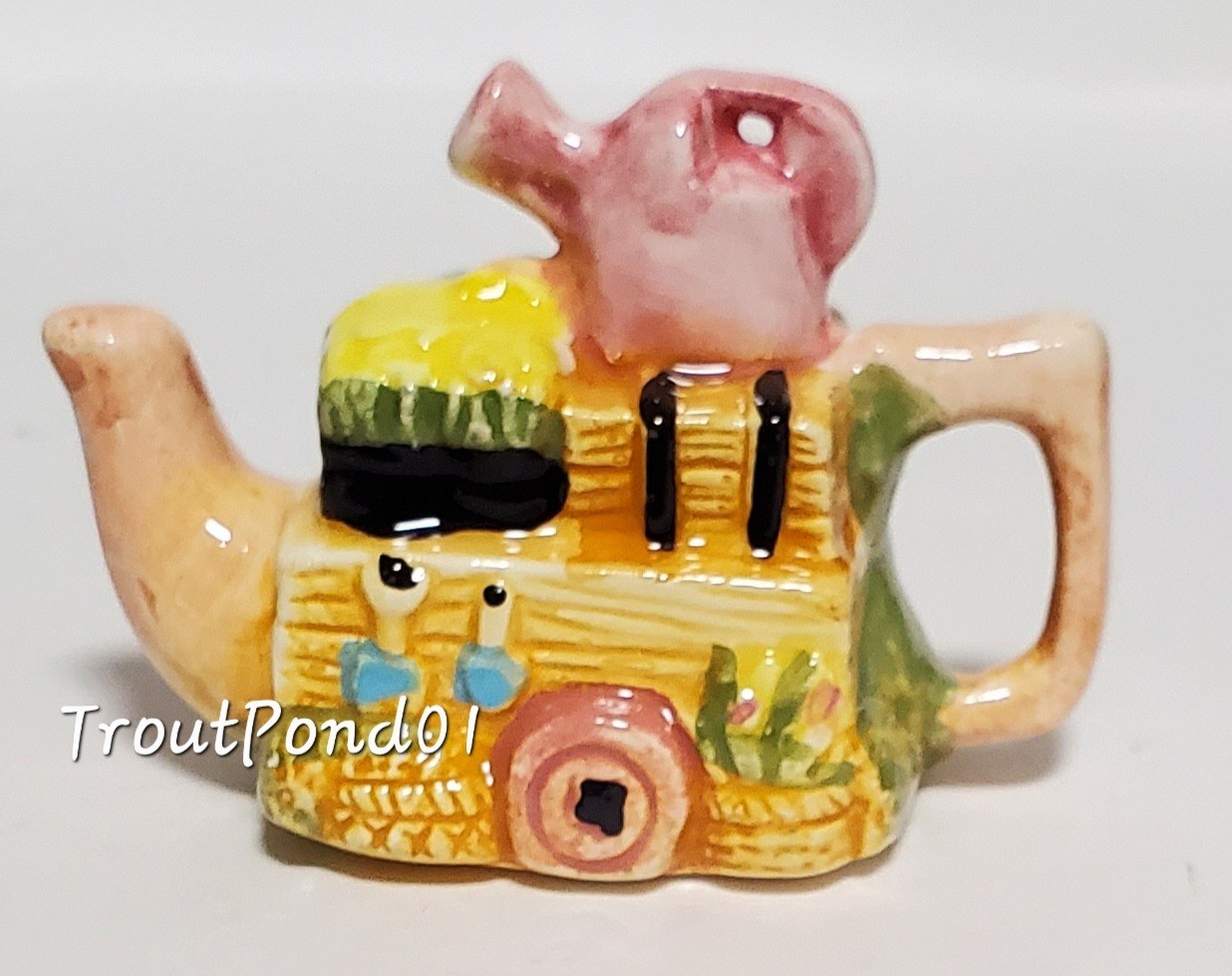Lot 10 Red Rose Mini Ceramic Teapots Time for Tea Roseville Inventions 1996-99