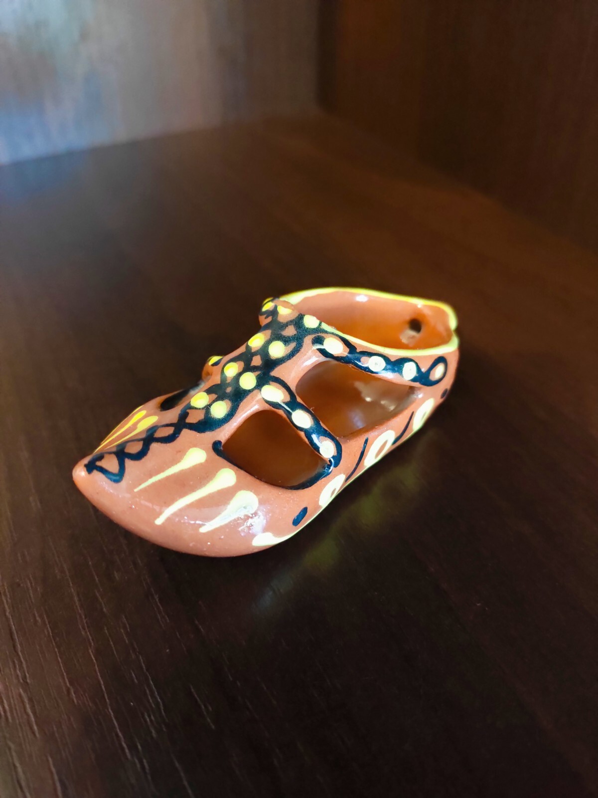 Souvenir ceramic painting figurine Shoe