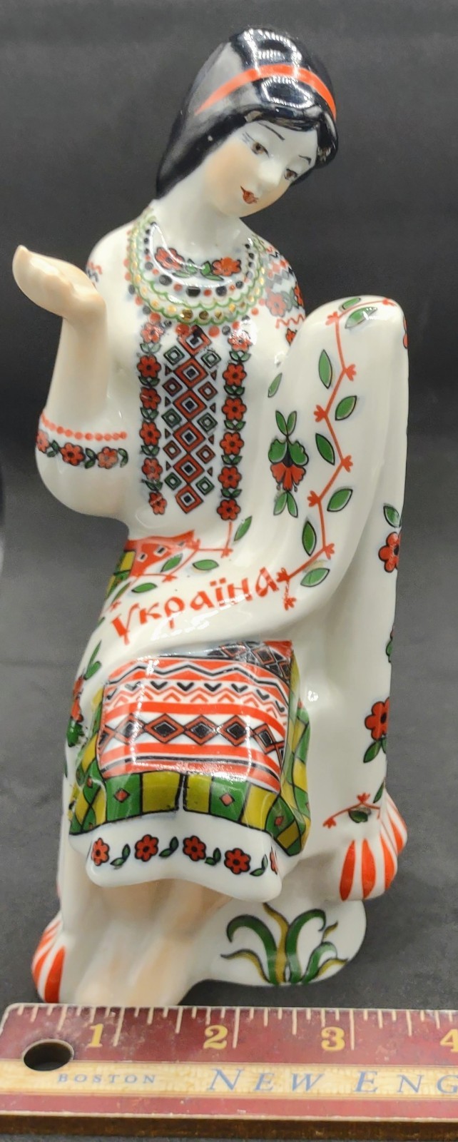 Vtg Porcelain Figurine Ukrainian Embroiderer Porcelain Factory Kyiv USSR 8.5″H