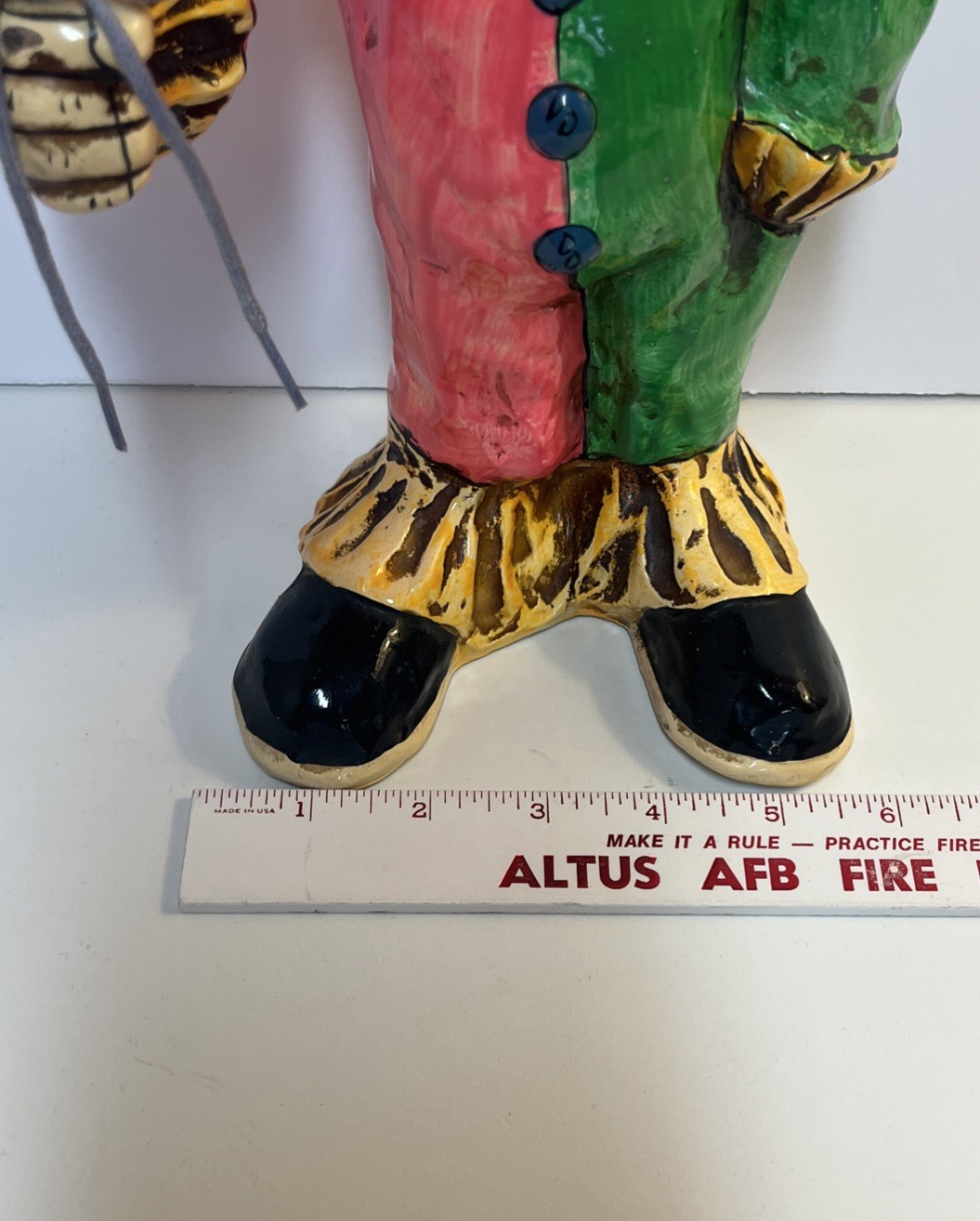 Vintage Ceramic Circus Clown Figurine Paper Balloons 11″ Colorful Retro Statue