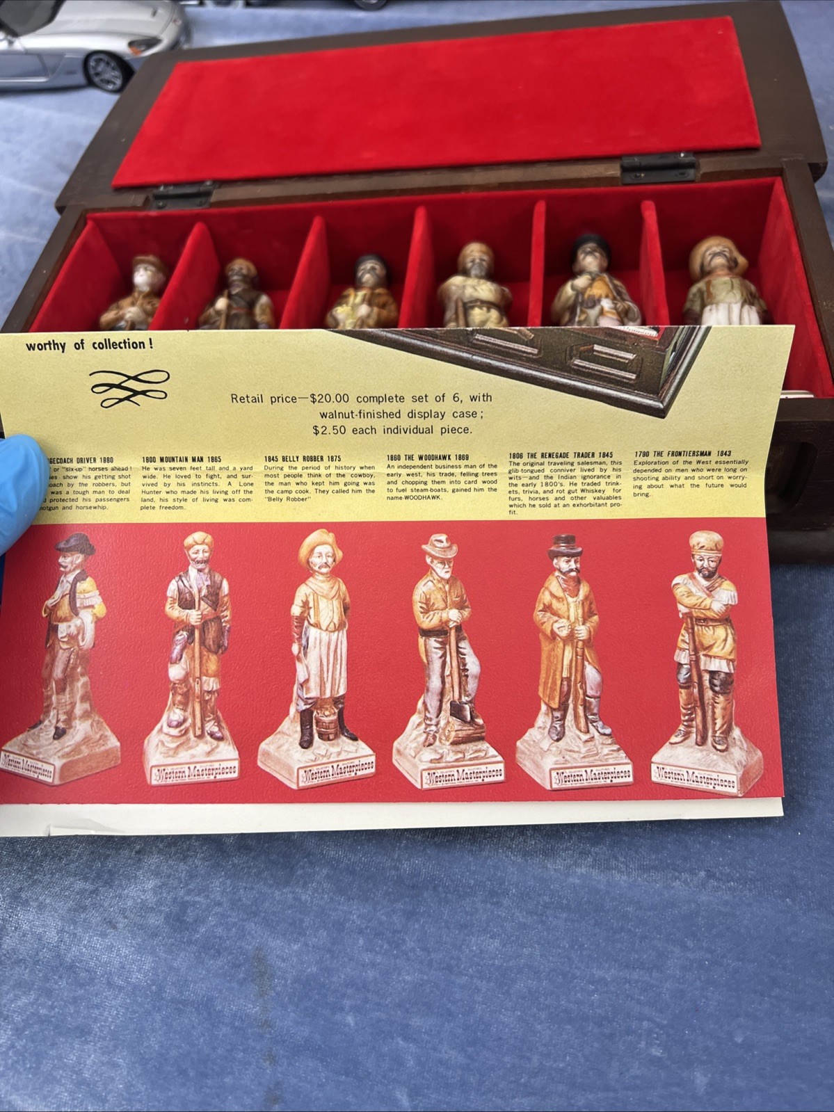 VINTAGE WESTERN MASTERPIECES NATIONAL PORCELAIN CO. 6 FIGURES WOODEN BOX
