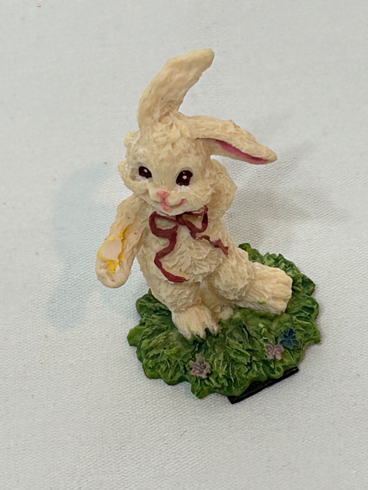 Vintage Easter Bunny Small Figurine Classic Ornament Resin