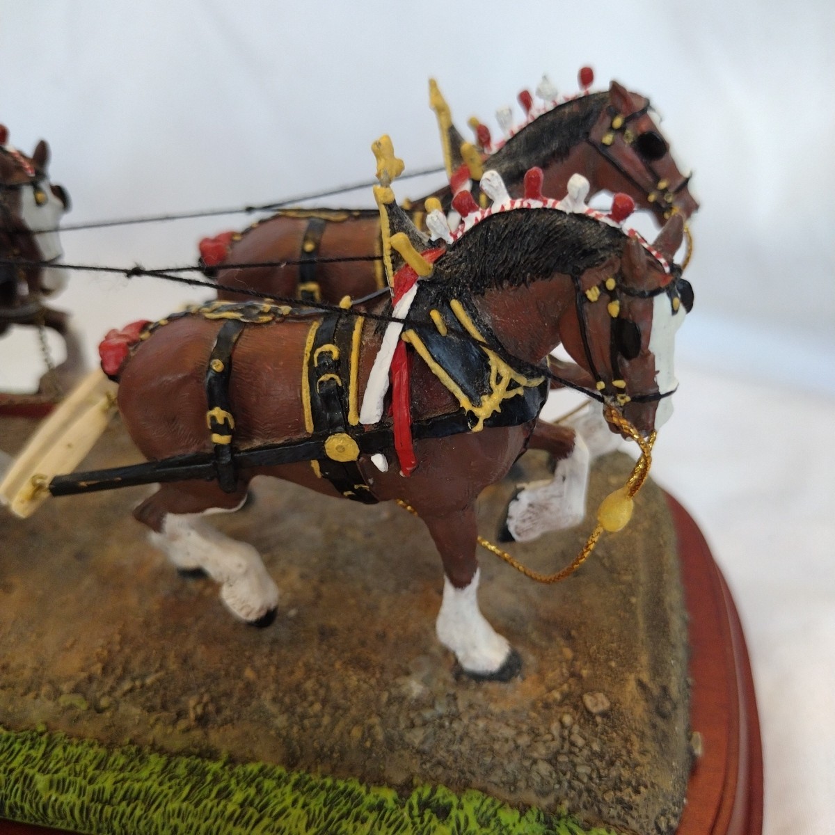 Vintage 2001 Danbury Mint Budweiser Clydesdales 21″ Statue w/Wooden Base