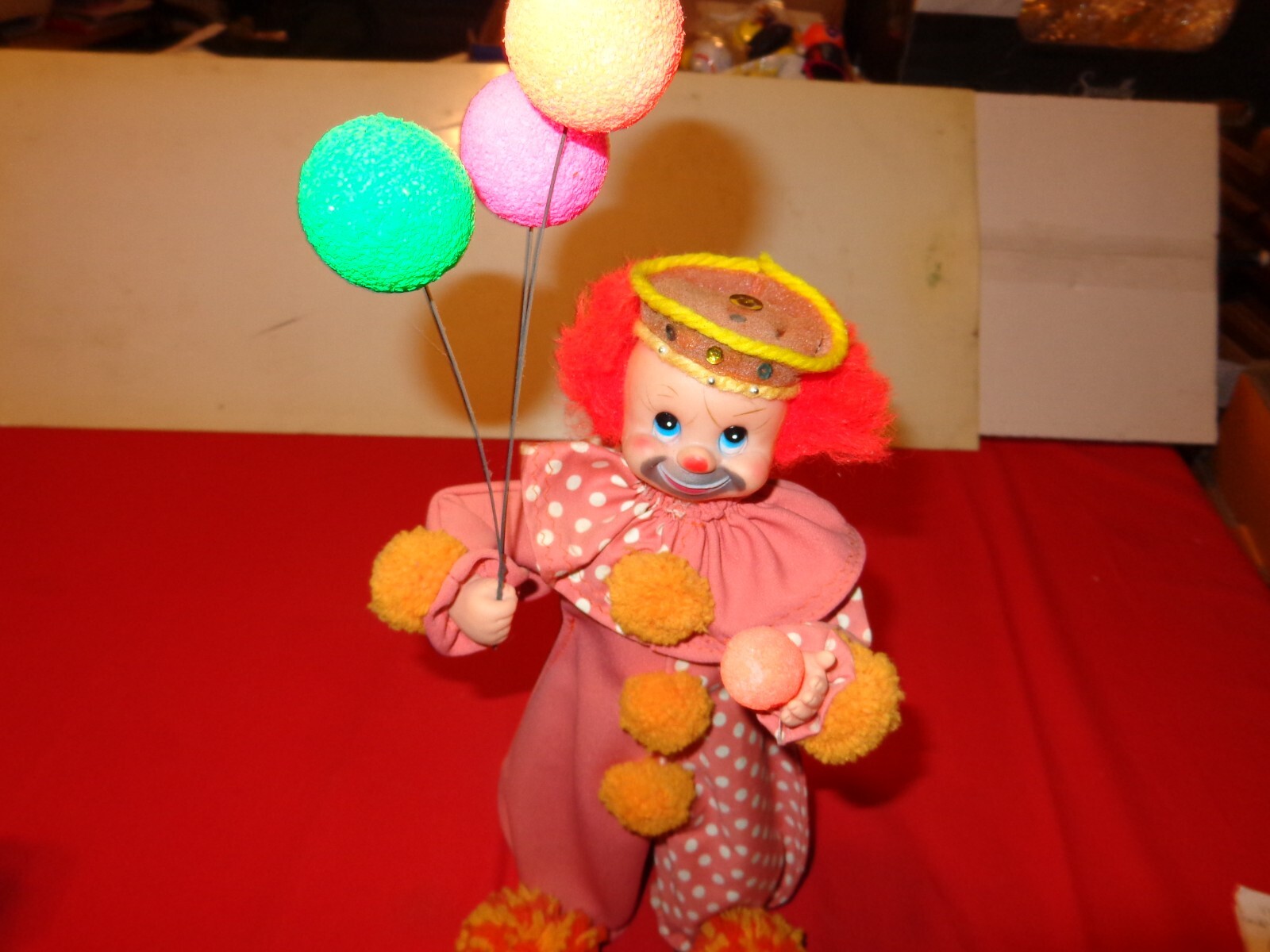 14 in VINTAGE HAPPY CLOWN DOLL BALLOONS & BALL GREAT COSTUME DESIGN UNIQUE # 683