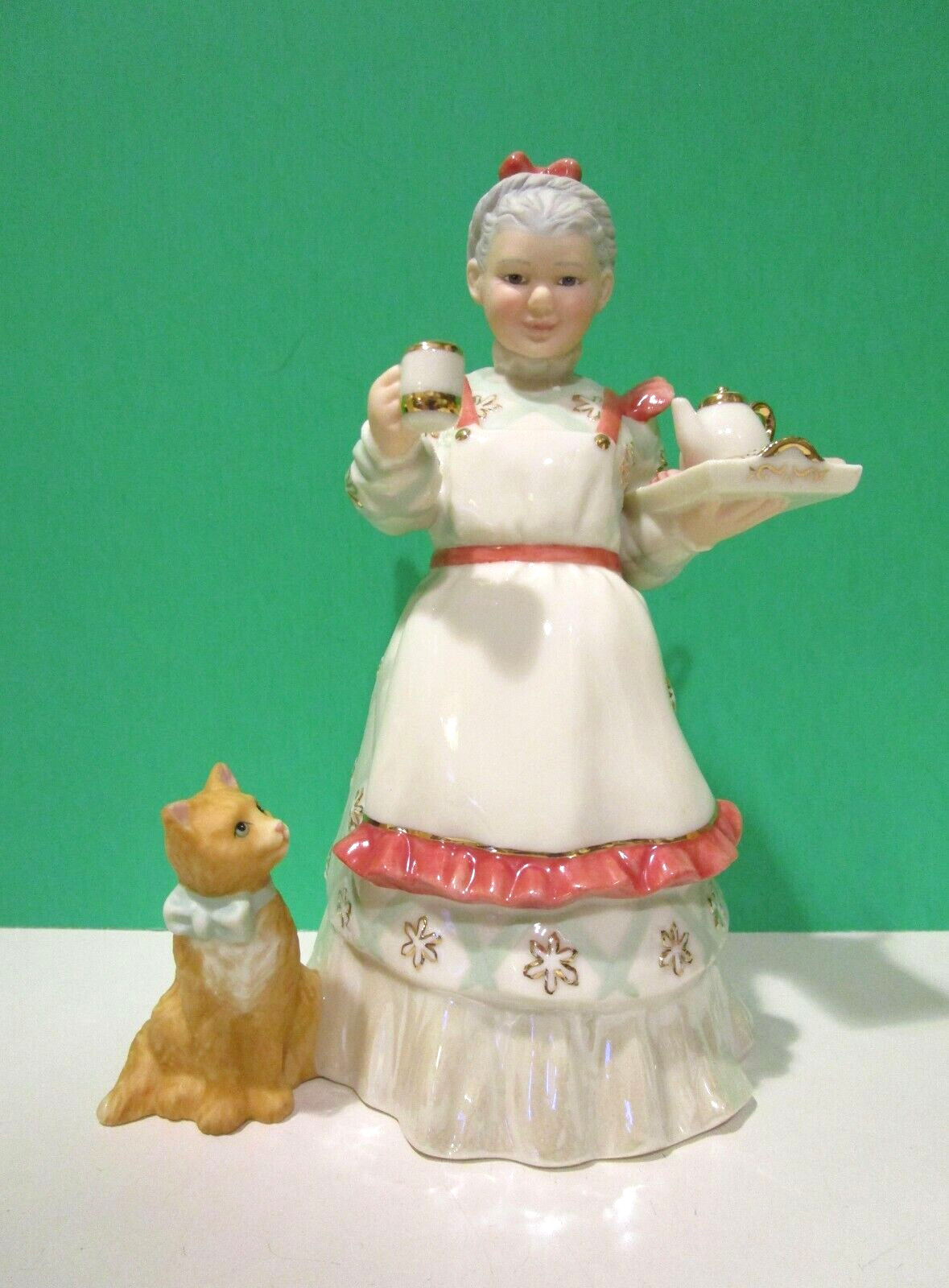 LENOX MRS. CLAUS WELCOME Classic Edition Santa Kitty Cat TeaPot NEW in BOX w/COA
