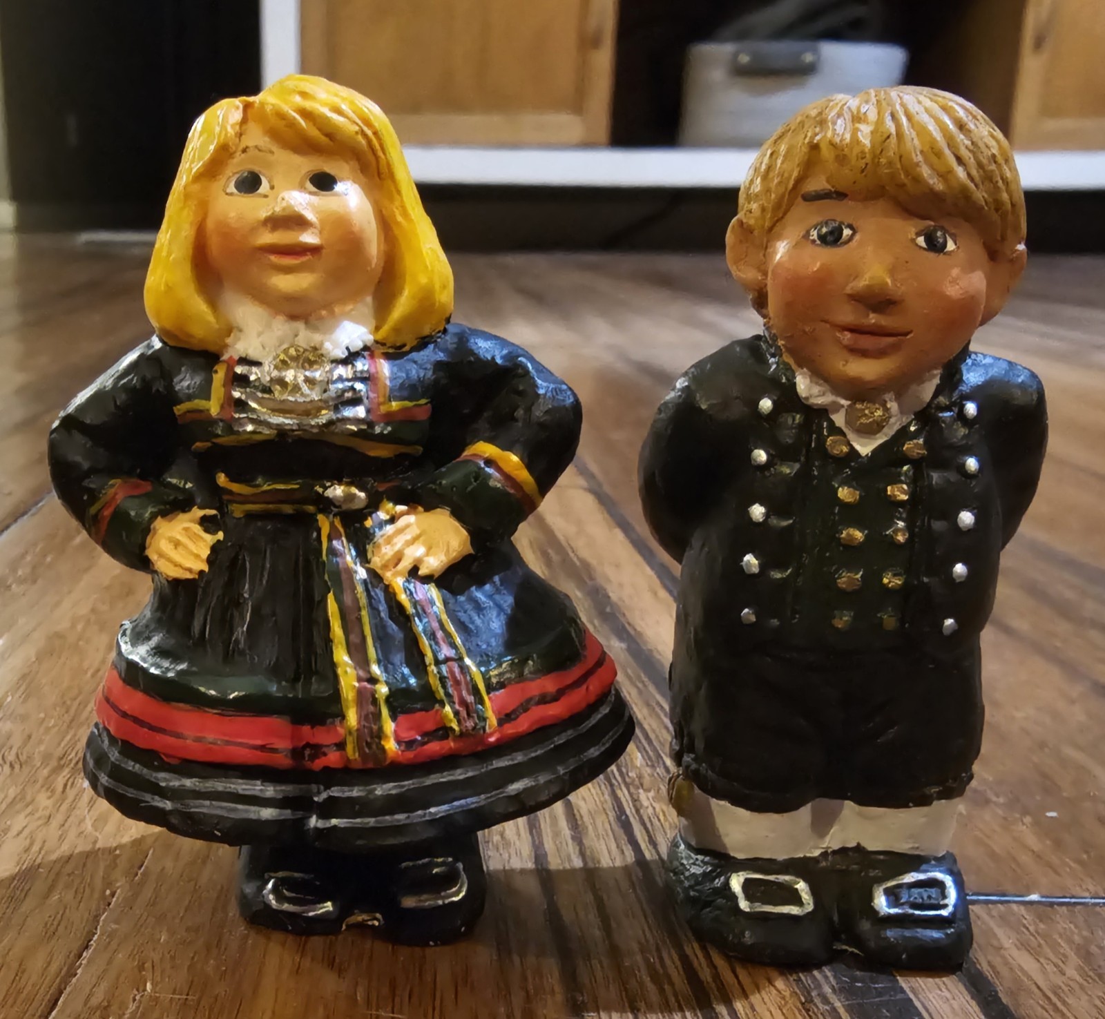 Candy Designs Norway Norwegian Coupe Figurines Lot Of 2 Traditional Outfits