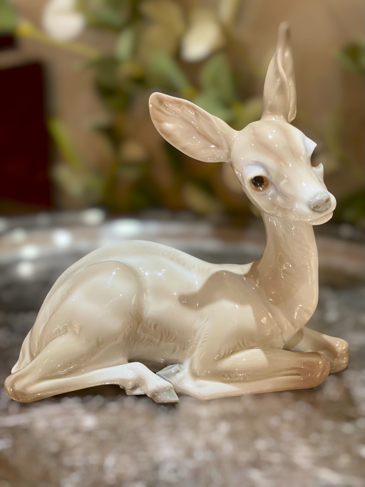 Vintage Llardo Spain Sitting Fawn Doe Deer Figurine Sculpture Porcelain Retired
