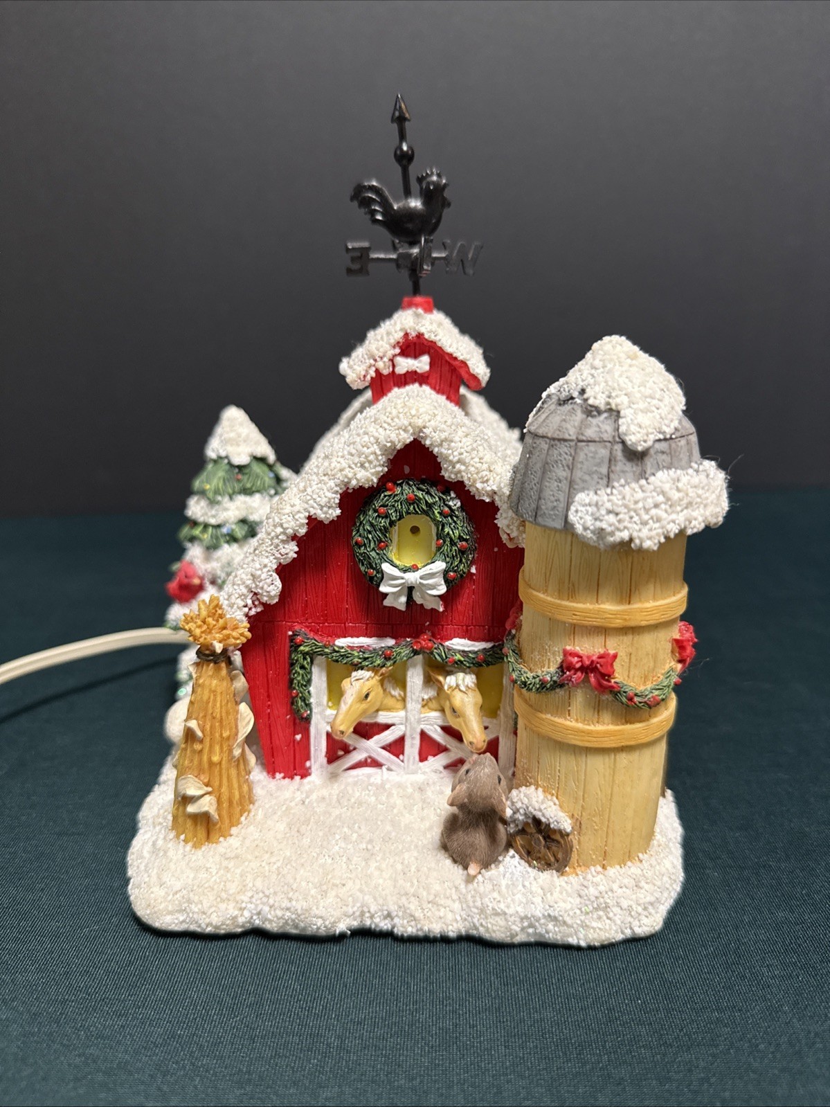 Charming Tails The Merry Little Dairy DEAN GRIFF Christmas Red Barn Farm Decor