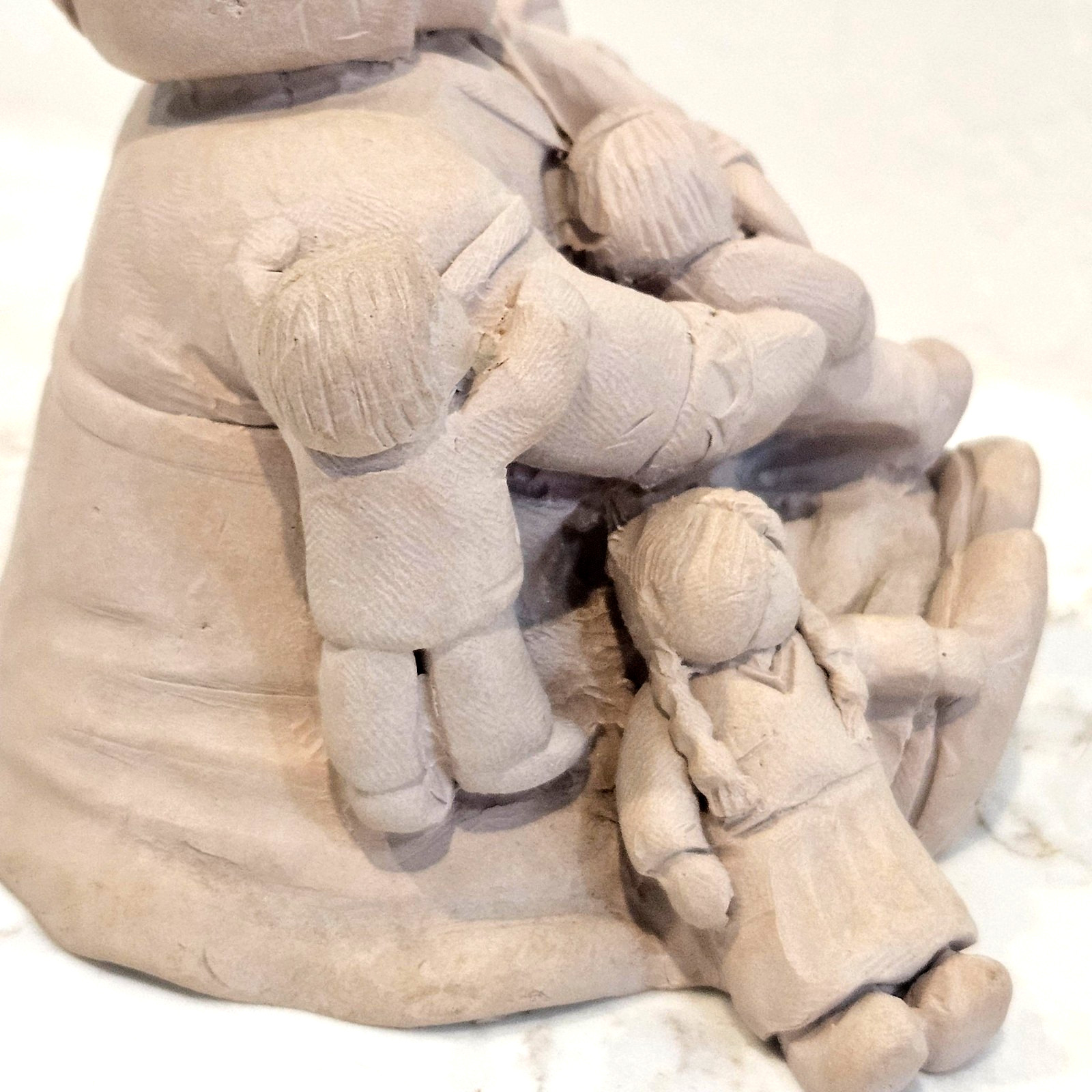 Vintage Austin Prod. Clay Sculpture Mother&Children Bright Eyes Dee Crowley