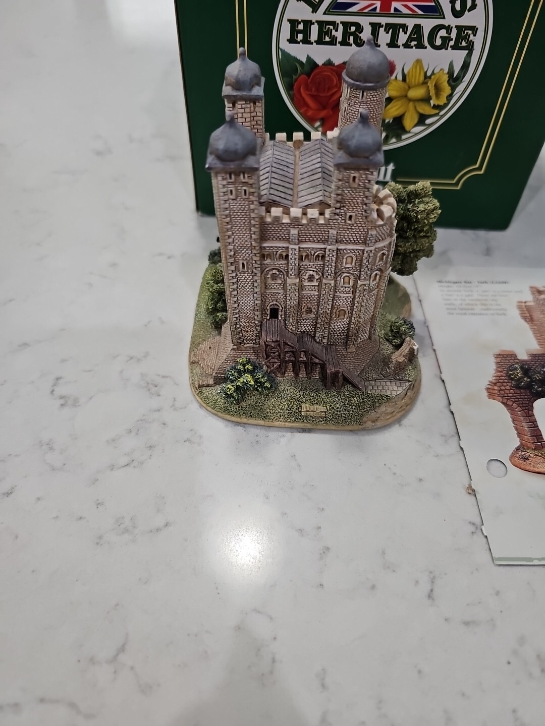 Lilliput. Tower of London 1998. Box. Deed. Mint. Very Scarce.
