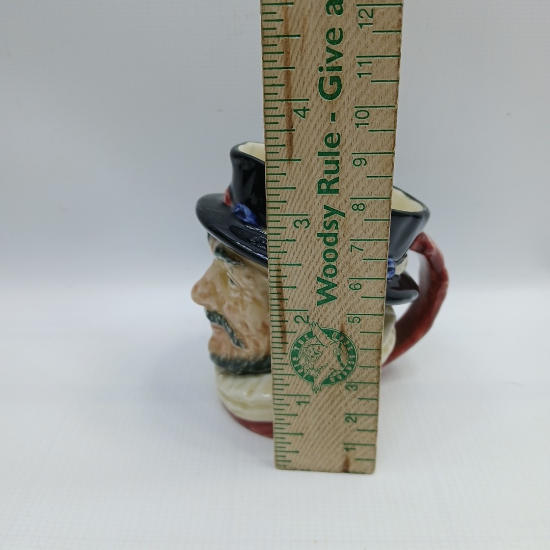 Vintage Royal Doulton Beef Eater Character Toby Jug England 3.25 in