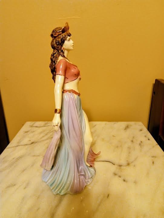 Queen Salome Biblical figurine Coalport limited edition, mint condition