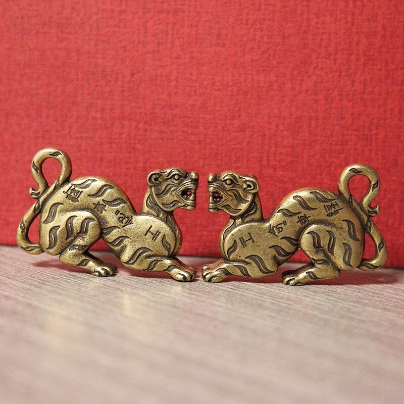 Pure Brass Flat Tiger Figurine Keychain Miniature Tea Pet Ornament Animal Statue