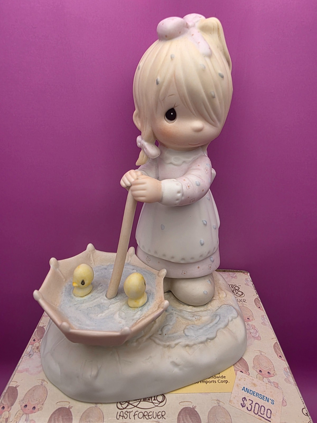 Precious Moments FIGURINE “Let Love Reign” 1982 ENESCO E-9273