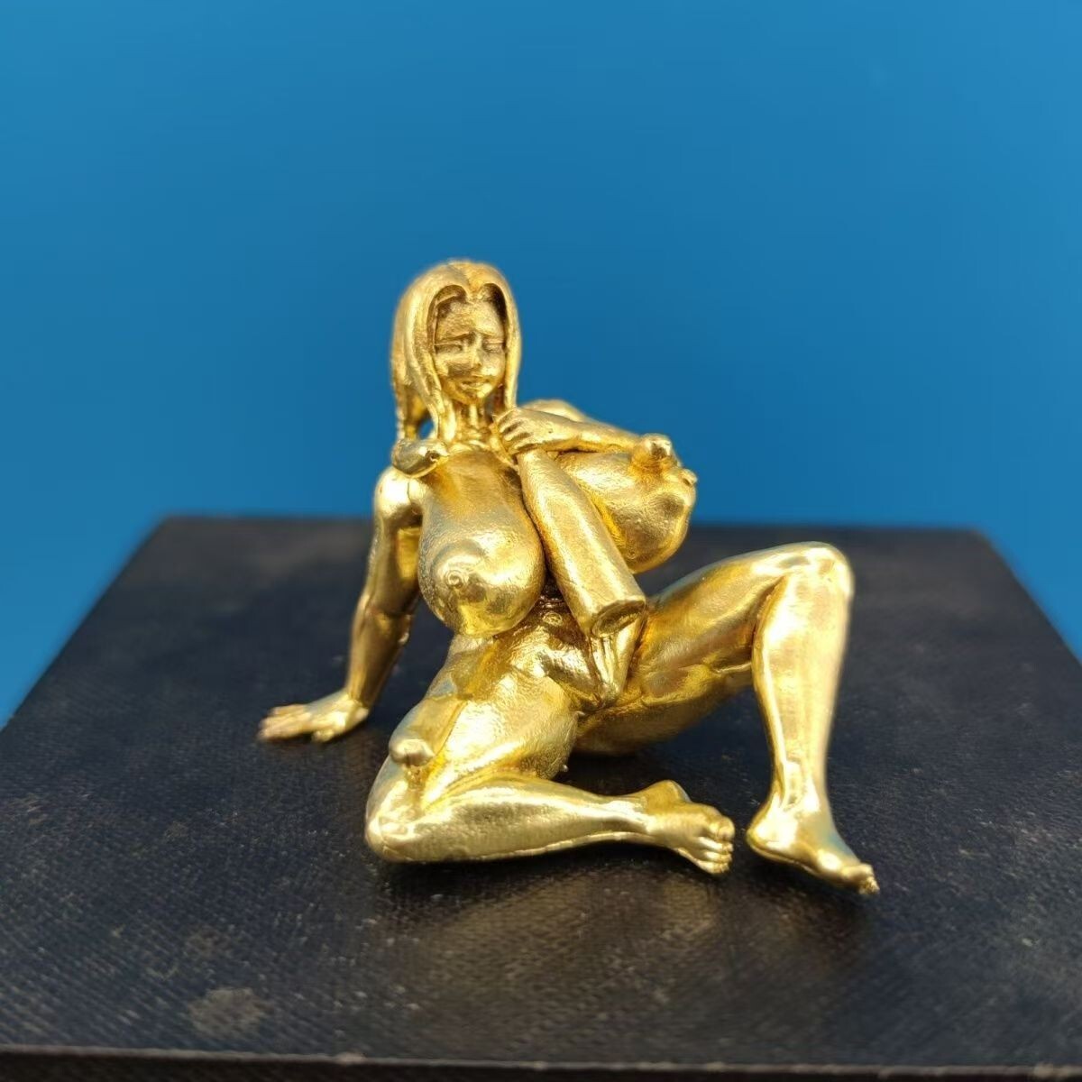 Pure copper plump beauty lying posture sitting posture drunk figurine