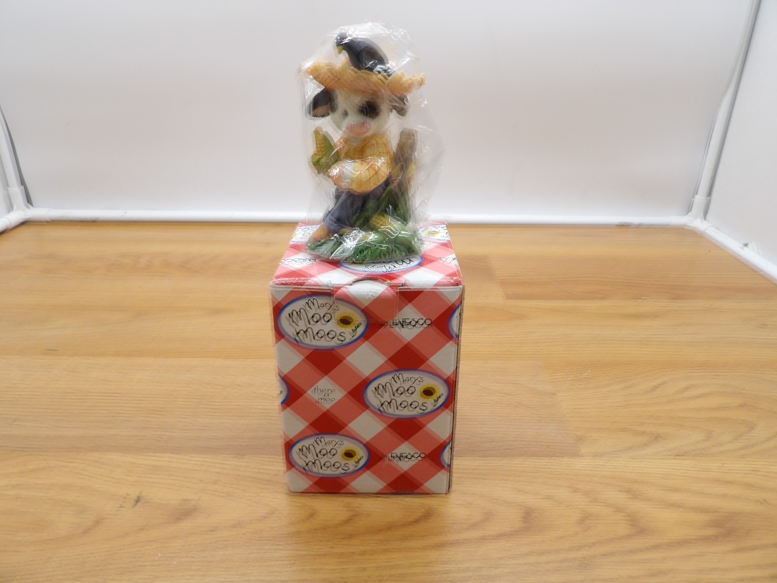Mary’s Moo Moo’s 1999 “Corn Fed Friends” Branded # 93MM633 # 674338 Crow on Hat