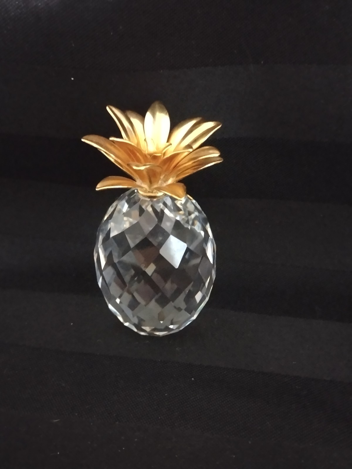 Retired Swarovski Small Gold Smooth Leaf Pineapple Sparkling Fruit 7507 060 001