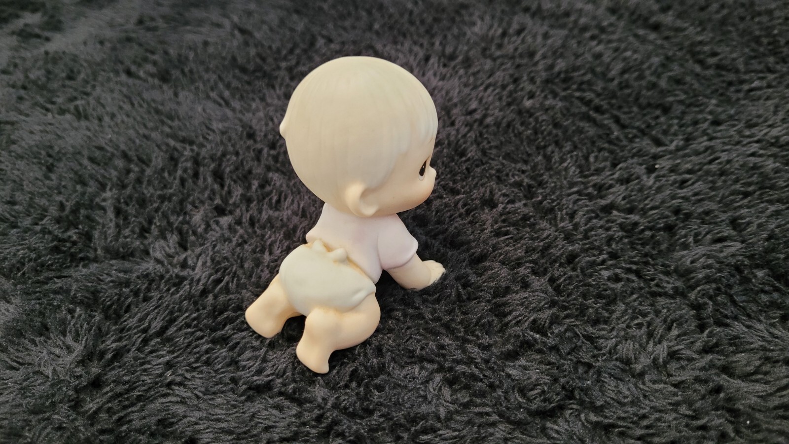 Vintage Precious Moments Figurine Baby Boy Crawling 1983 Jonathon & David E-2852
