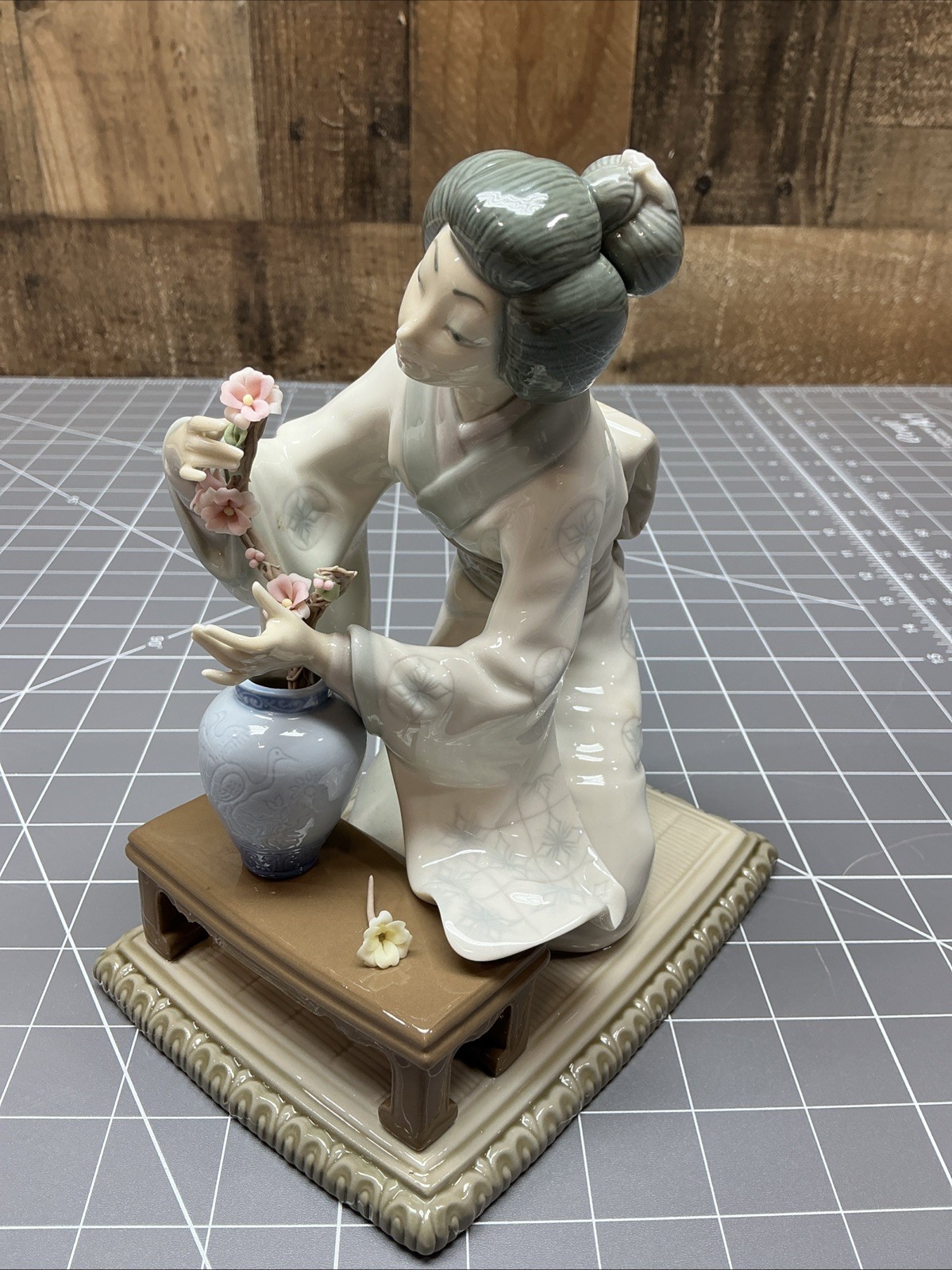Lladro Japanese Geisha Flower Arranger Porcelain Figurine 4840 Glaze Excellent!