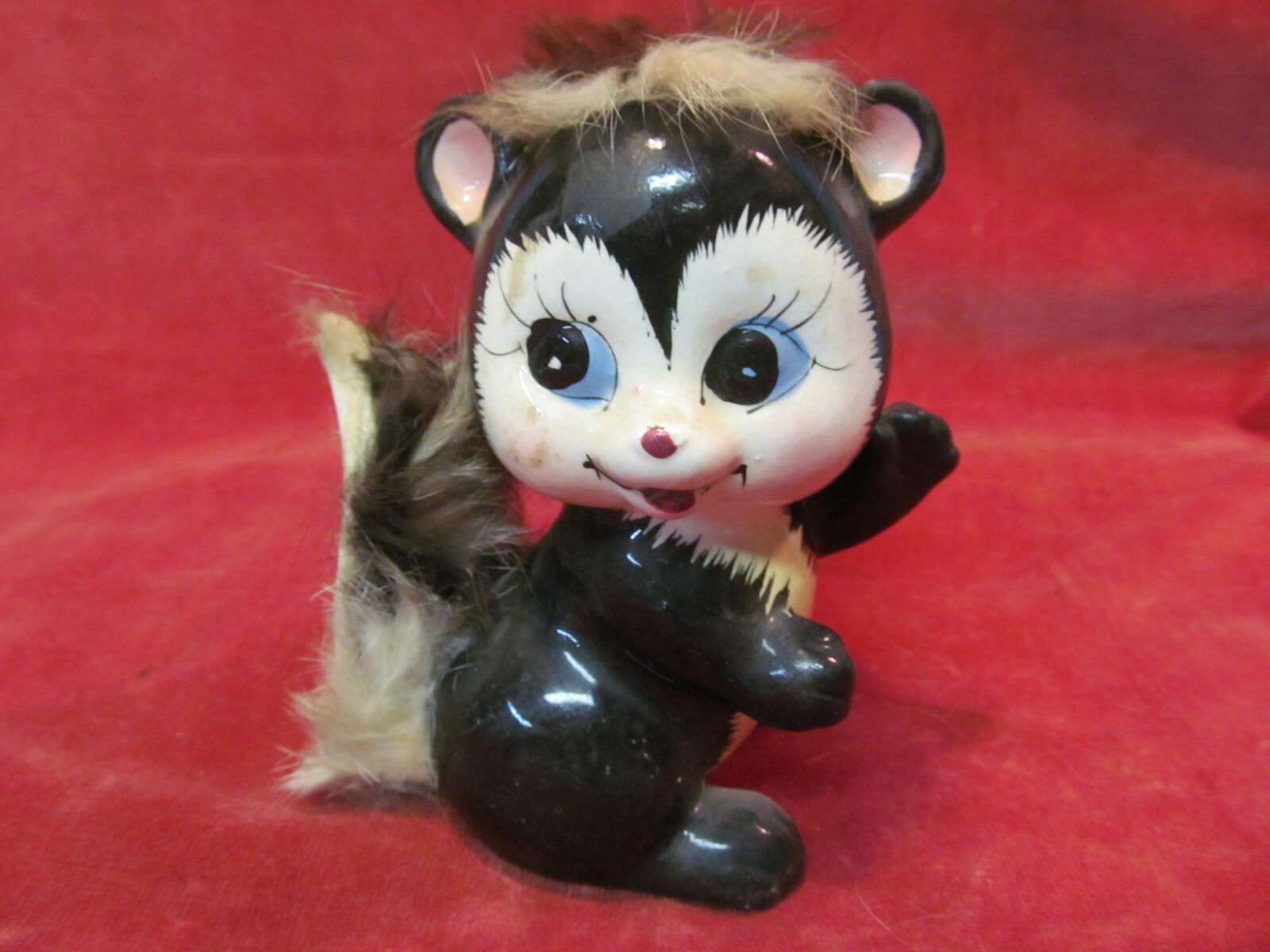 VINTAGE 5 1/2″ NAPCO “STINKY” FURRY SKUNK BANK