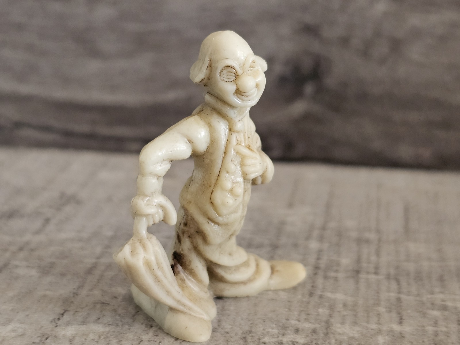 Vintage Hobo Clown Umbrella Celluloid 1.5″ Figurine Made In Hong Kong G21a5