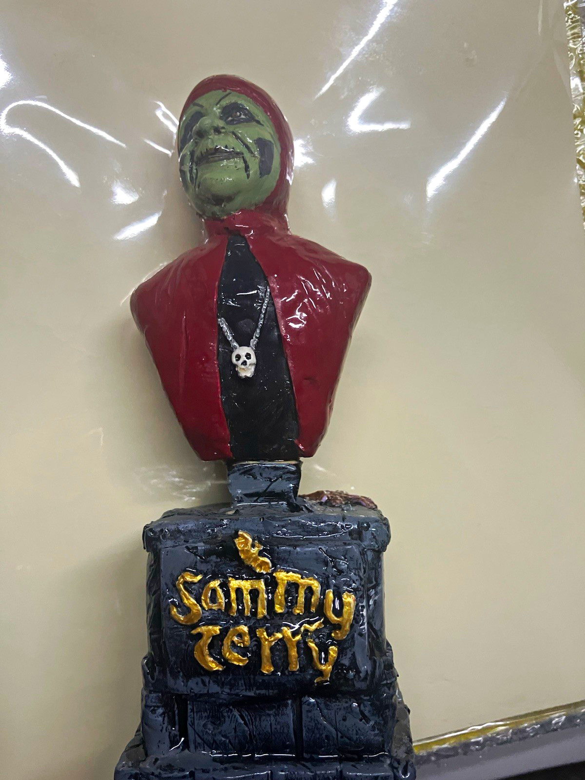 Sammy Terry Horror Resin Figurine Bust Tombstone Base Glossy 3D Halloween