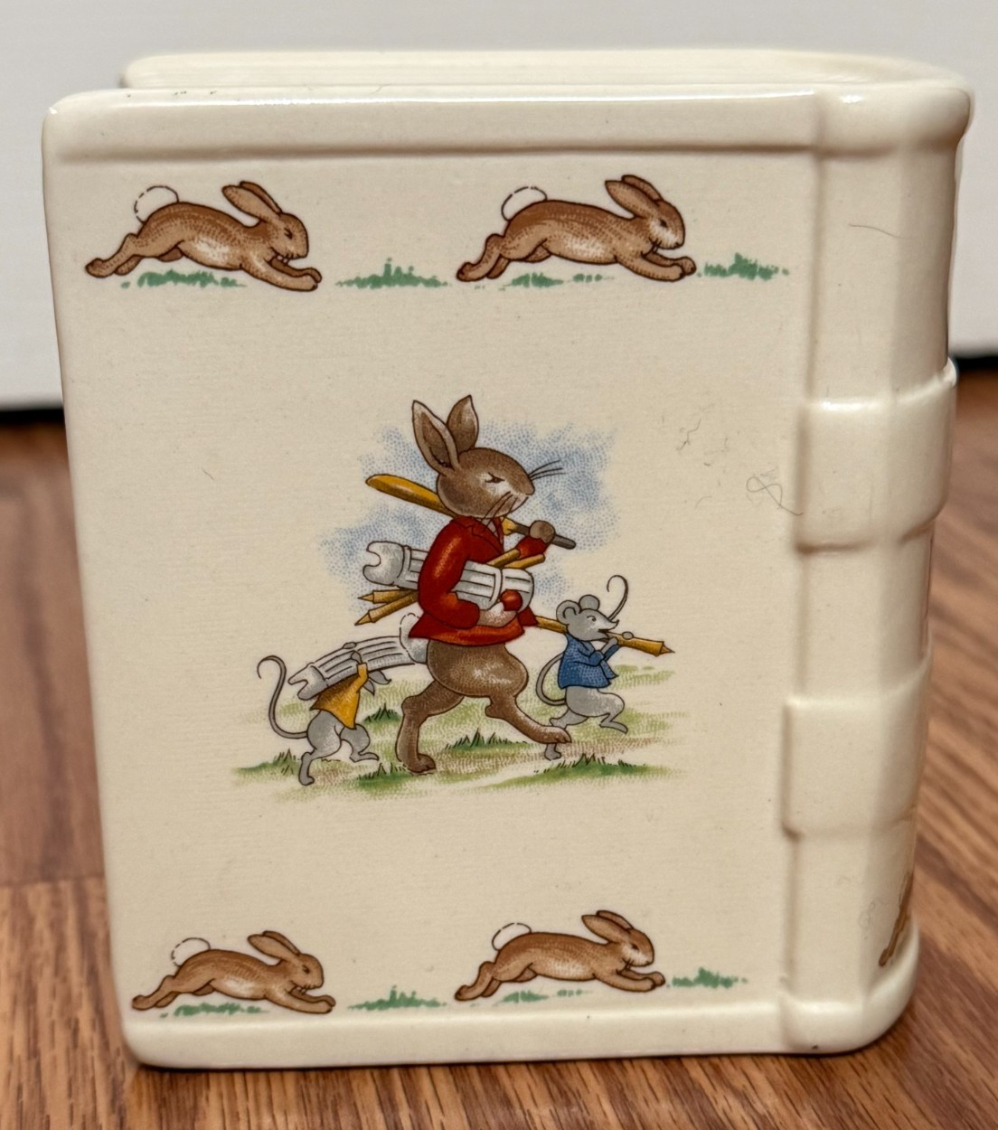 Royal Doulton Fine China VTG Bunnykins Book Coin Bank Play Cricket Jumping Rope