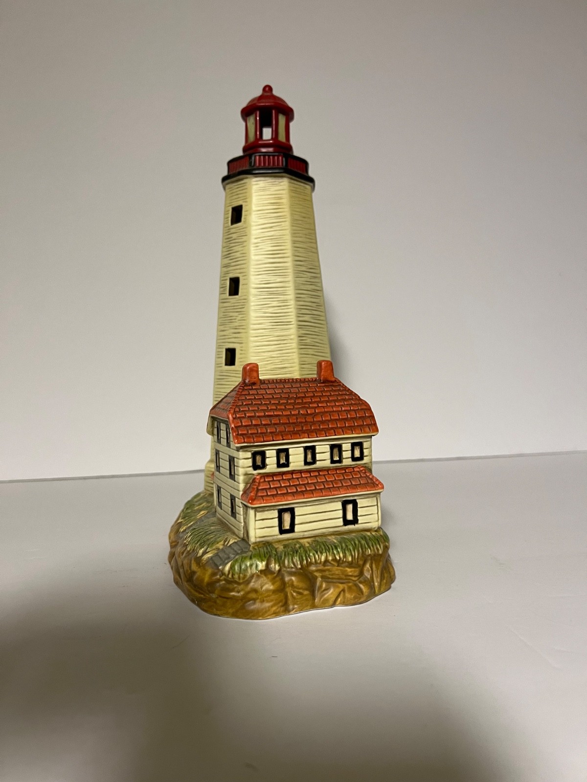 NO CORD VINTAGE: LEFTON “1764 SANDY HOOK” LIGHTHOUSE COLLECTION ~~ Ca. 1991