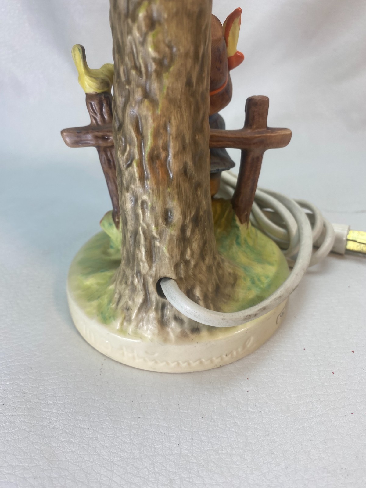 Goebel Hummel Figurine Lamp #227 She Loves Me/She Loves Me Not RARE Vintage