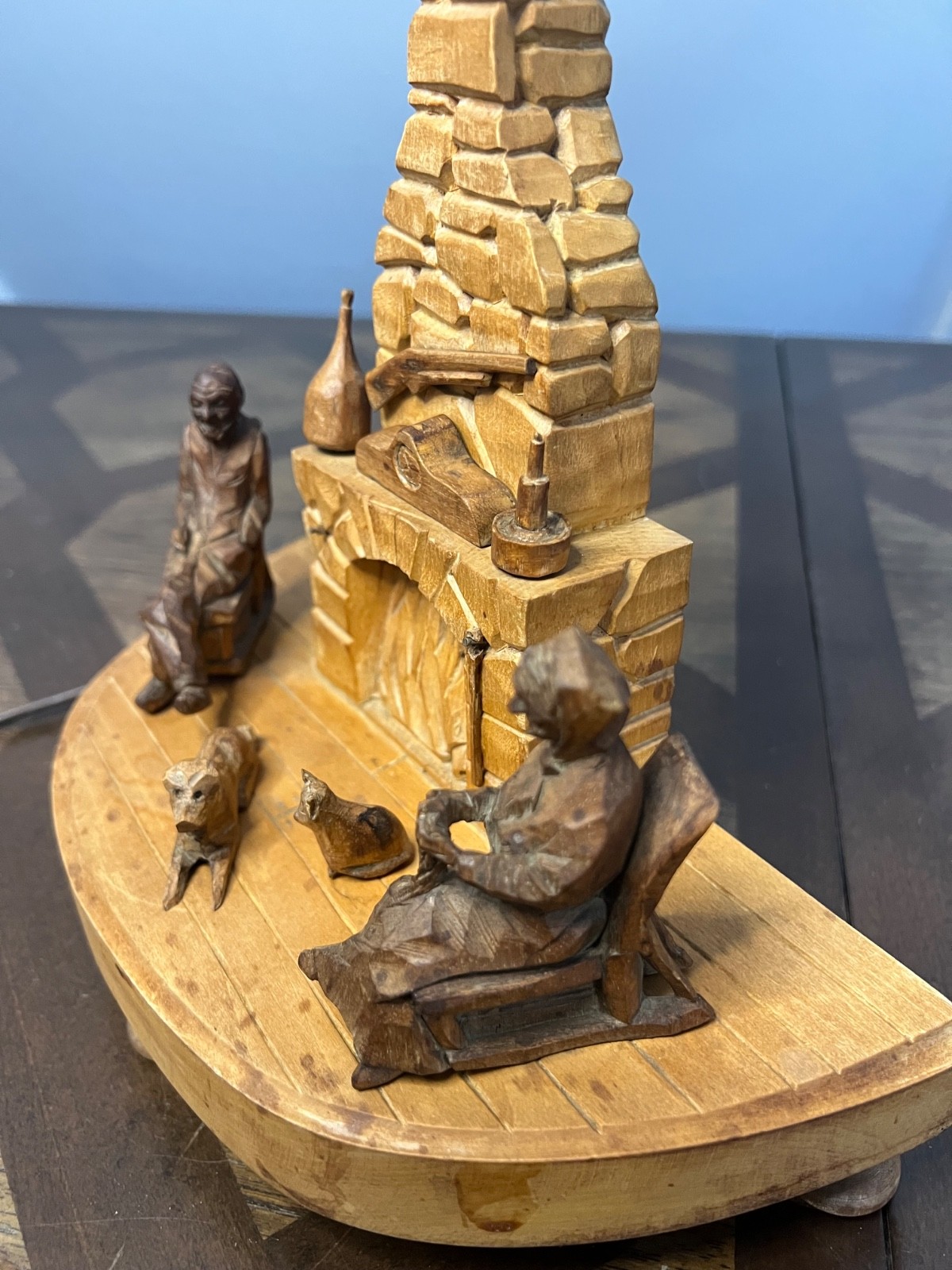 WOOD CARVING TABLE LAMP-FOLK ART W/ PEOPLE-DOG-CAT FIREPLACE,ETC-WORKING