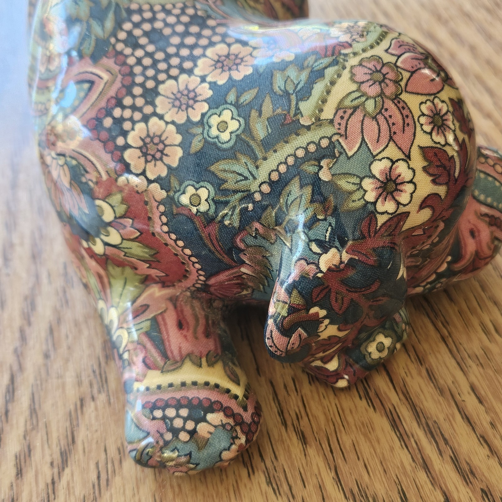 VTG Glazed Decoupage Fabric Floral Patchwork Ceramic Puppy Dog Foam Bottom 8″x5″