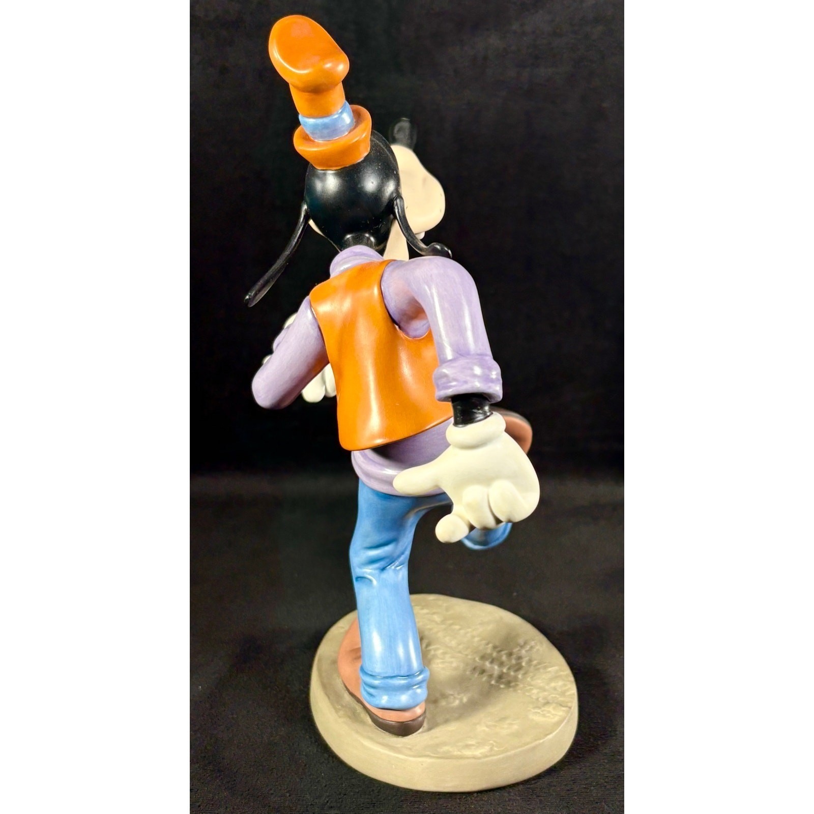 WDCC Goofy “Oh, The World Owes Me a Livin” MOVING DAY Film Animators Choice 1997