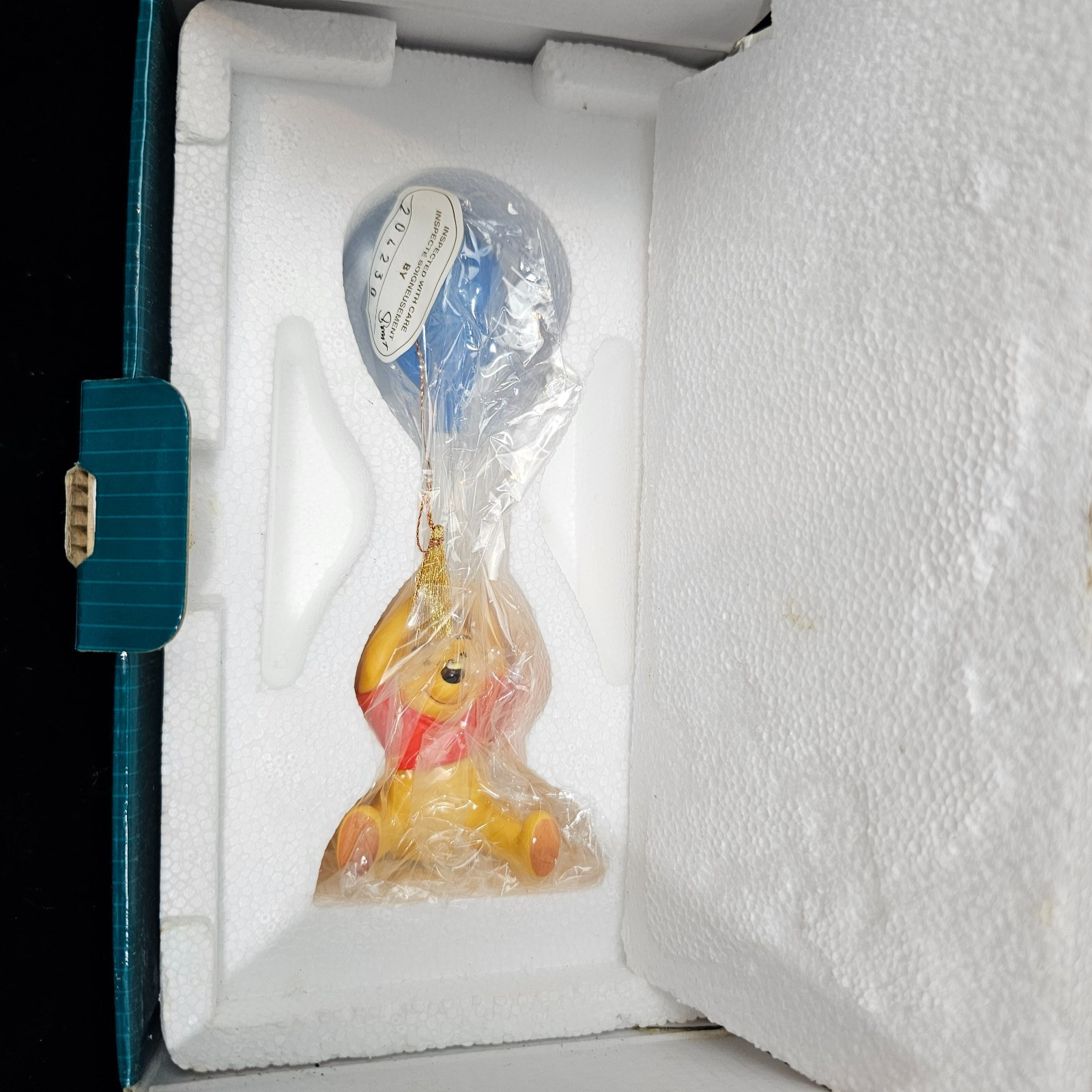 Walt Disney Collections Winnie The Pooh with Balloon and Bee on Nose Ornament