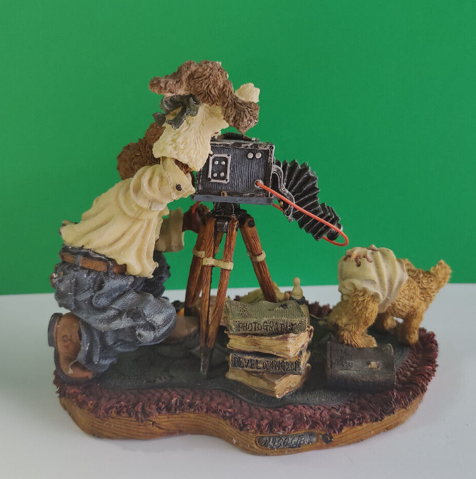 Boyds Bears and Friends Flash McBear and the Sittings Bearstone Figurine