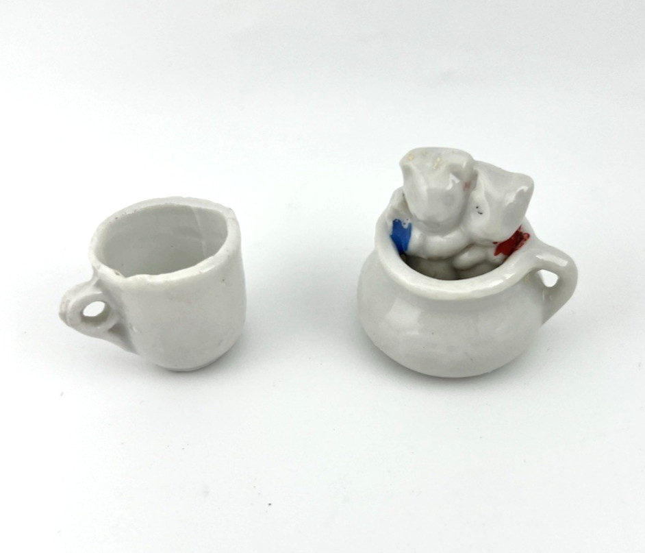 Cat & Cup Figurine Chamber Pot 1950s JAPAN White Ceramic 1 1/2″ x 1″ Miniature