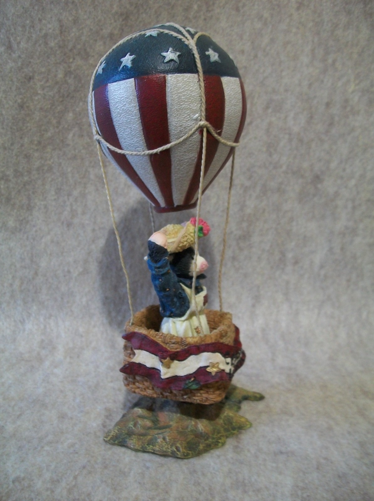 We Celebrate America – Air Balloon – Mary Moo Moo Cow Figurine