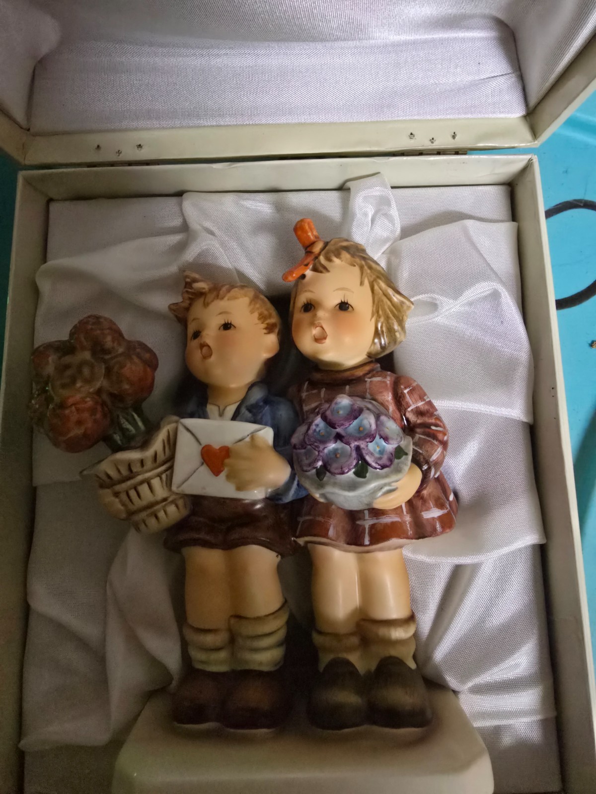 Hummel The Love Lives On Figurine Boy Girl Goebel 50 Years Germany 1980 Antique