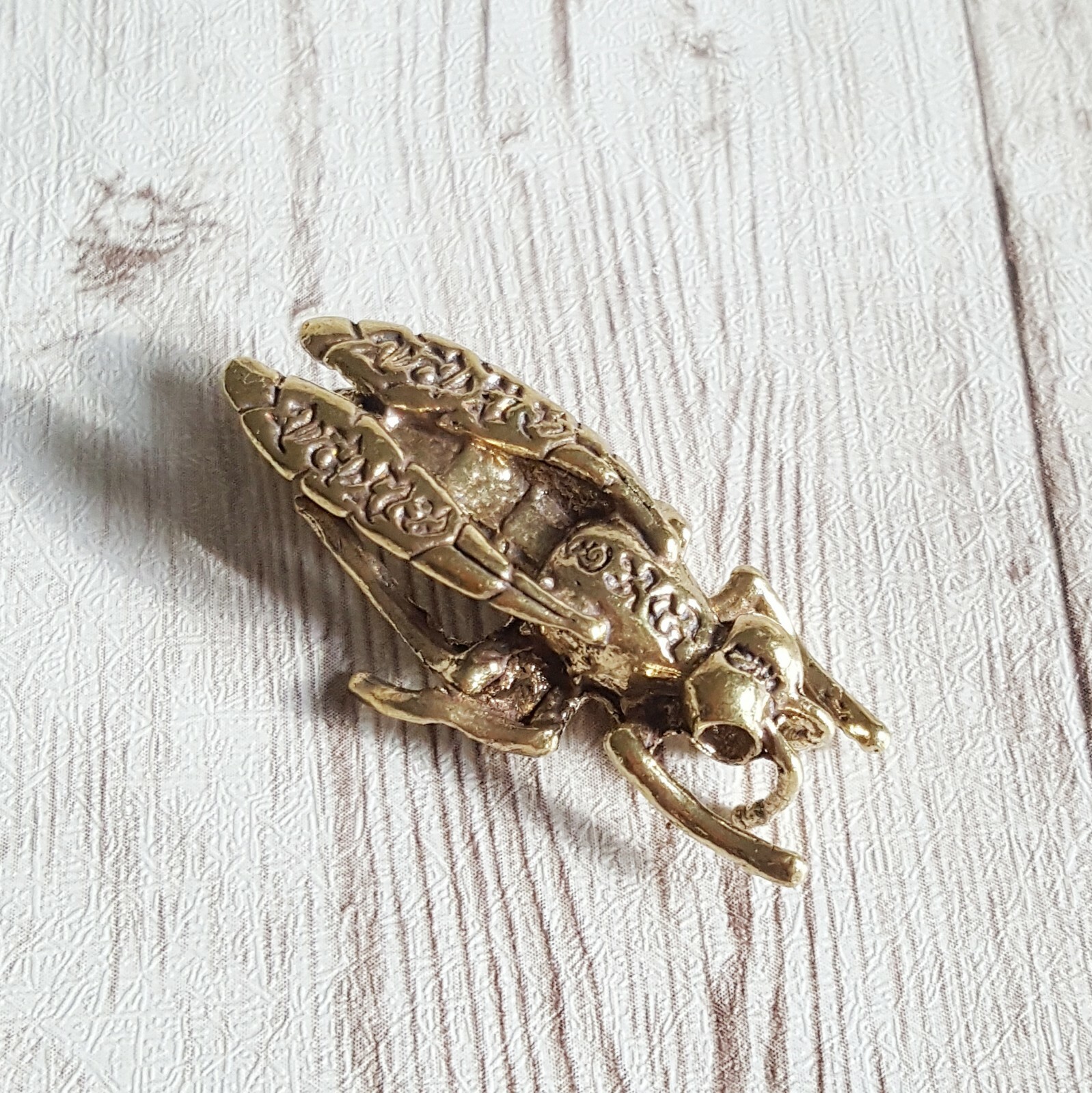 Gold Insect Hornet Wasp Figurine Bug Animal Sak Yant Body Lucky Carry Bag Tiny
