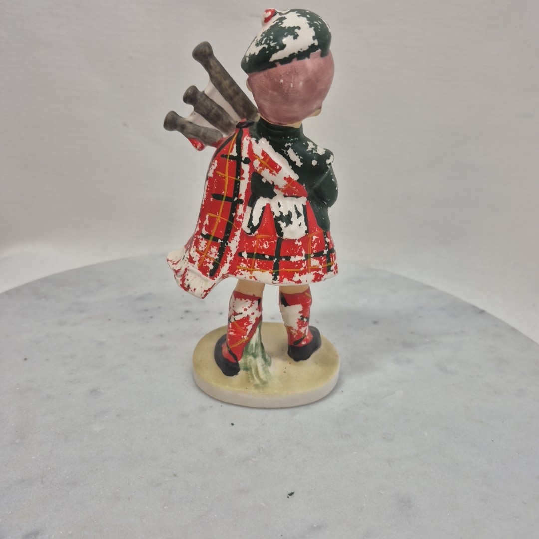 Vintage 1960’s Lefton Figurine Scottish Boy/ Girl Playing Bagpipes #3930 Japan