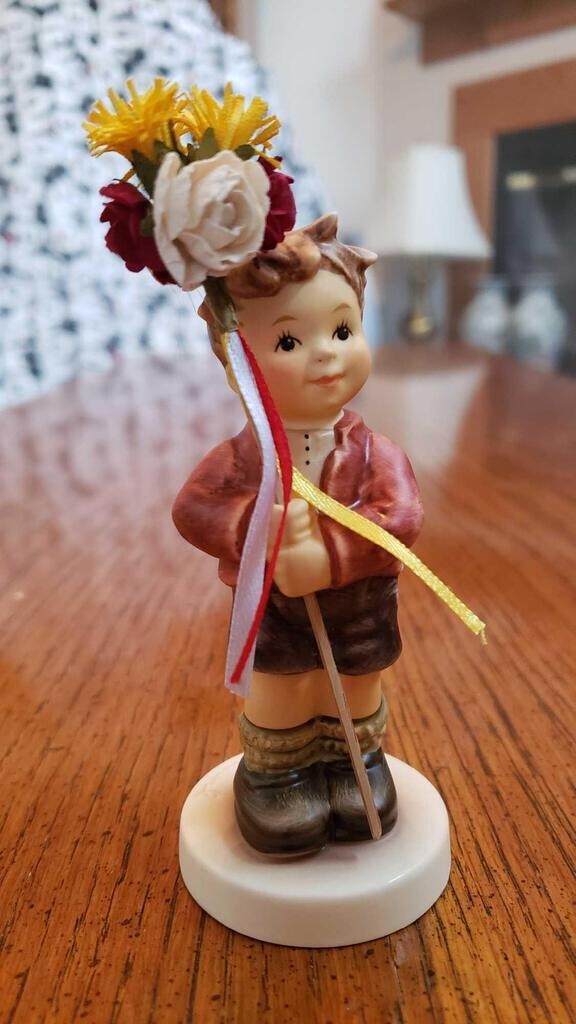 M l Hummel Goebel Figurine “SPRING GIFTS” HUM #2273 TMK8 4.50″ Tall